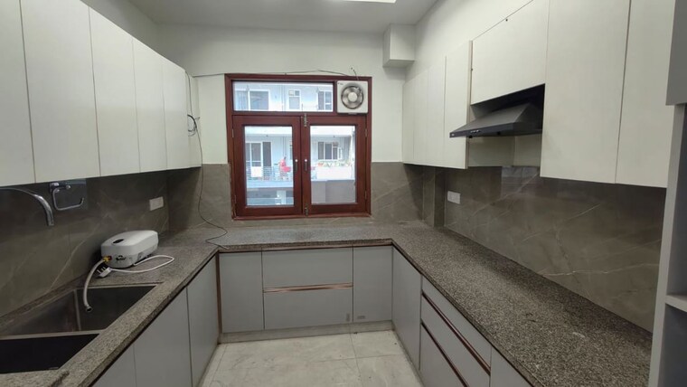 Kitchen, vipul-world-floors 3 Bedroom 1650 Sq.Ft. Builder Floor In Sector 48 Gurgaon 10494232