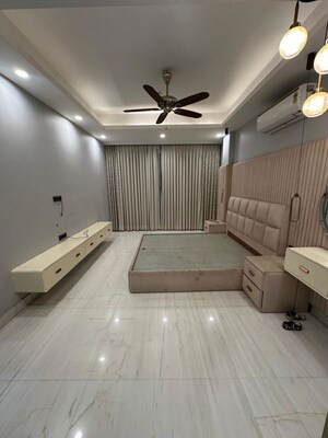 Bedroom in 3 BHK Builder Floor at Sector 57 – for Rent