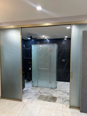 Building Lobby in 3 BHK Builder Floor at Sector 57 – for Rent