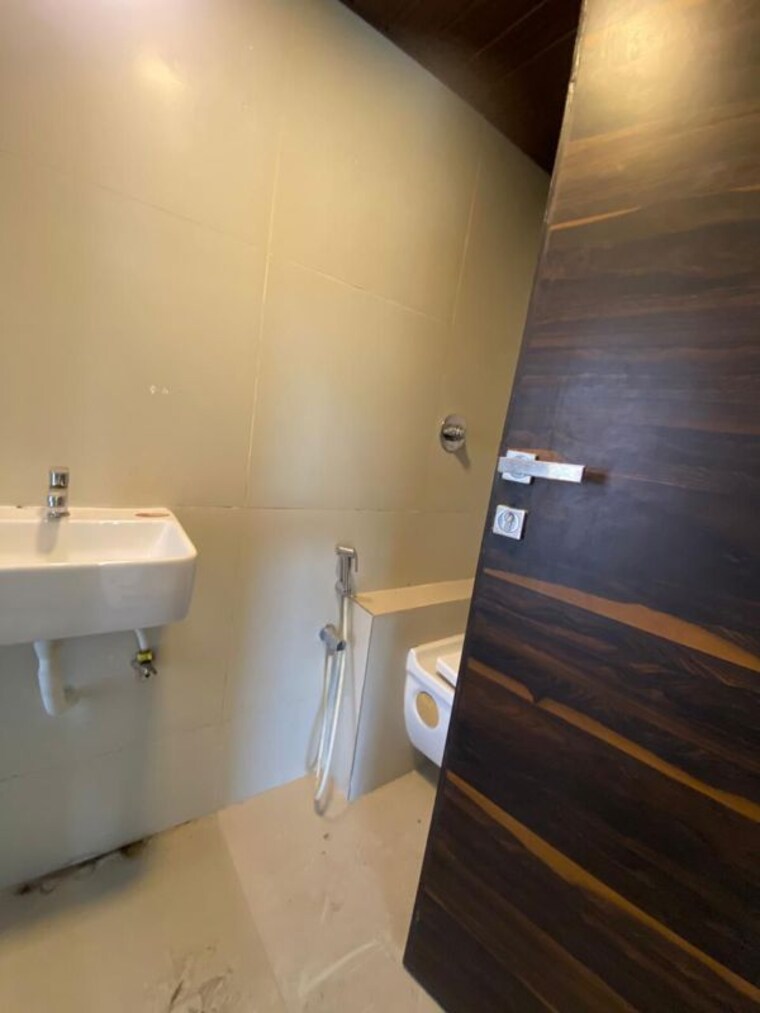 Bathroom, mantri-serene 2 Bedroom 905 Sq.Ft. Apartment In Goregaon East Mumbai 10494255