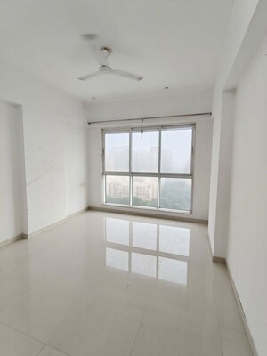 Room in 2 BHK Apartment at Nahar Cayenne, Powai – for Rent
