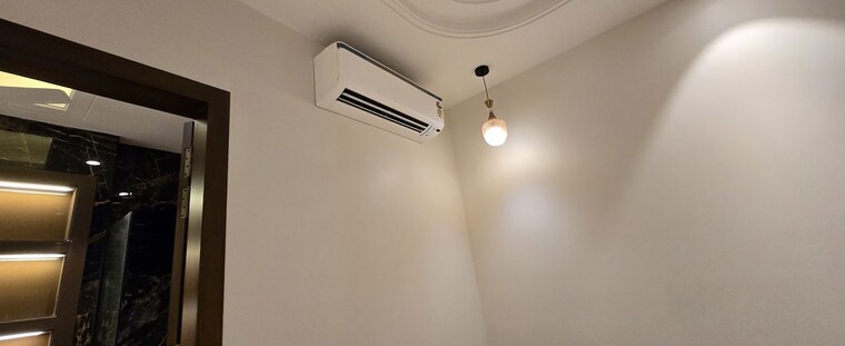 Other, rohini sector 18 4 Bedroom 240 Sq.Yd. Builder Floor In Rohini Sector 18 Delhi 10448765