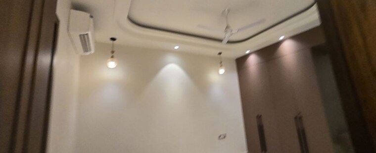 Other, rohini sector 18 4 Bedroom 240 Sq.Yd. Builder Floor In Rohini Sector 18 Delhi 10448765