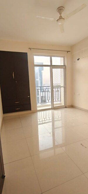 Room in 2 BHK Apartment at Ansal API Celebrity Garden Block J, Sushant Golf City – for Rent