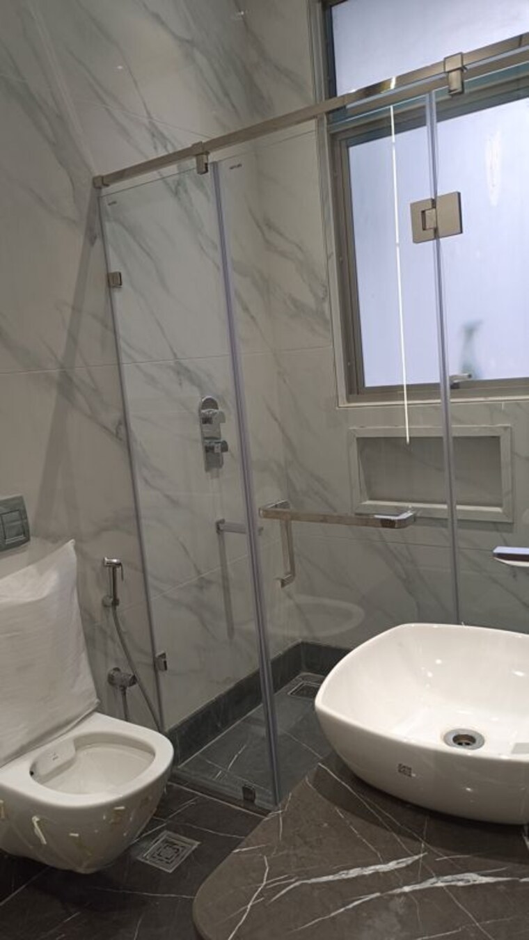 Bathroom, new rajinder nagar 3 Bedroom 1801 Sq.Ft. Builder Floor In New Rajinder Nagar Delhi 10494326