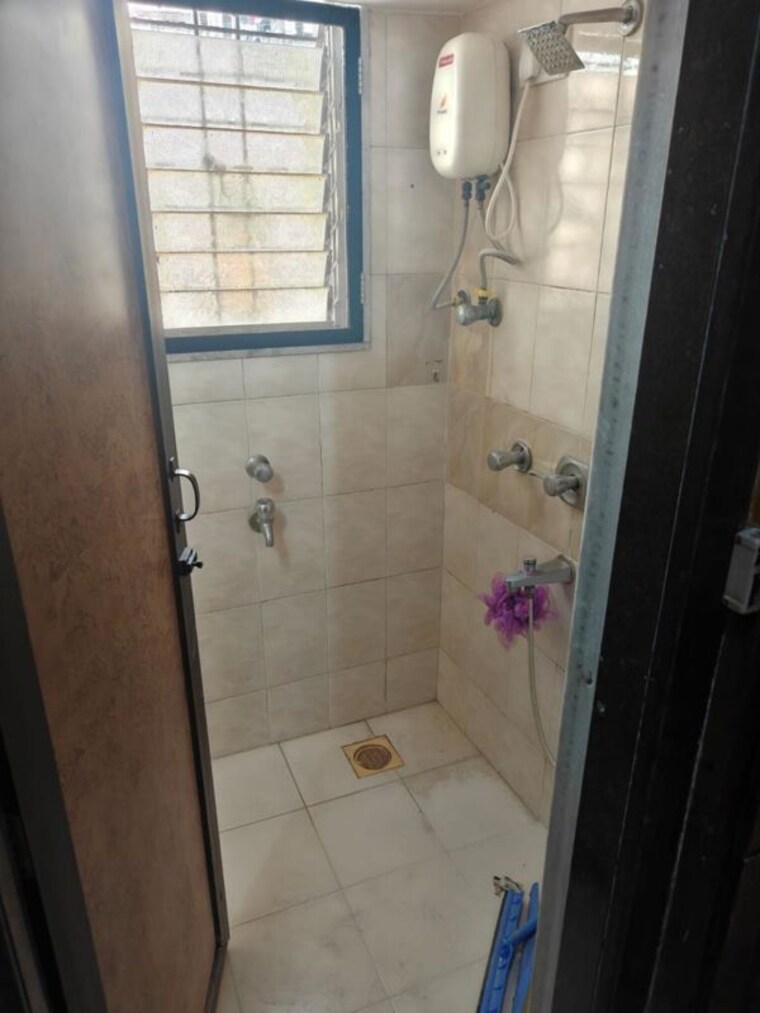 Bathroom, four bunglows 3 Bedroom 1200 Sq.Ft. Apartment In Four Bunglows Mumbai 10494325