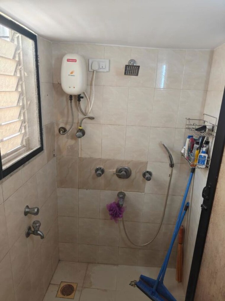 Bathroom, four bunglows 3 Bedroom 1200 Sq.Ft. Apartment In Four Bunglows Mumbai 10494325