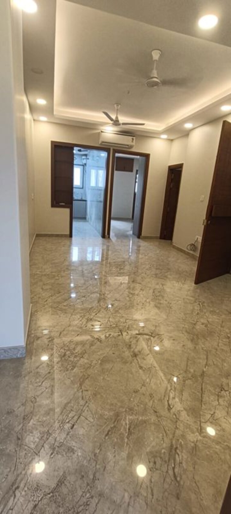 Room, east of kailash 2 Bedroom 1250 Sq.Ft. Builder Floor In East Of Kailash Delhi 10494349