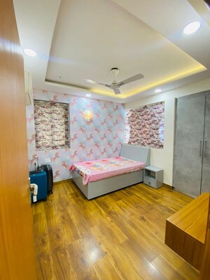 Bedroom in 3 BHK Apartment at Sector 20 – for Rent