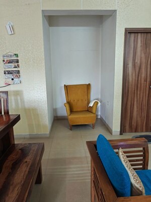 Room in 4 BHK Apartment at Kr Puram – for Sale