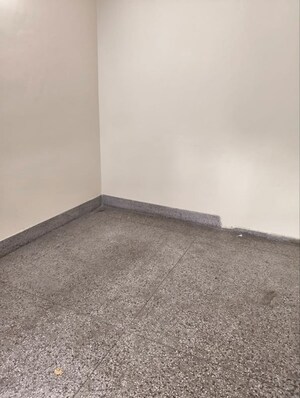 Room in 3 BHK Builder Floor at Naraina – for Rent