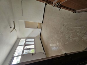 Furnished Amenities in 3.5 BHK Builder Floor at Sector 57 – for Rent