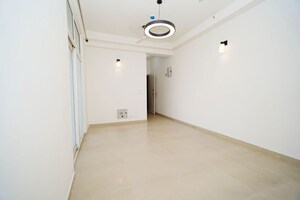 Room in 2.5 BHK Apartment at Mahagun My Woods, Sector 16c Greater Noida – for Sale