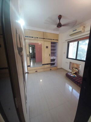 Room in 2 BHK Apartment at Unnathi Woods Phase 1 And 2, Ghodbunder Road – for Rent