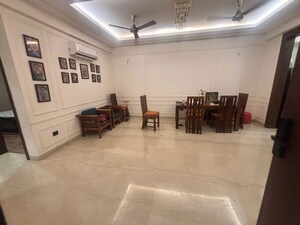 Parking in 3 BHK Builder Floor at Raj One Good Earth, Sector 71 – for Rent