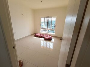 Room in 2 BHK Apartment at Kolte Patil iTowers Exente, Electronic City Phase I – for Rent