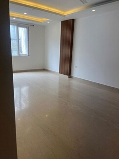 4 BHK + Servant Room Apartment For Sale in DLF Westend Heights
