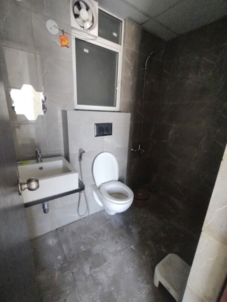 Bathroom, mahindra-centralis-tower-1 2 Bedroom 650 Sq.Ft. Apartment In Pimpri Pune 10489430