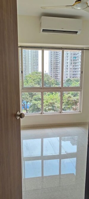 2 BHK Apartment For Rent in Lodha Amara, Kolshet Road