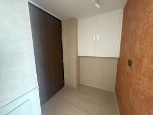 Room in 3 BHK Apartment at Lodha Kiara, Worli – for Sale