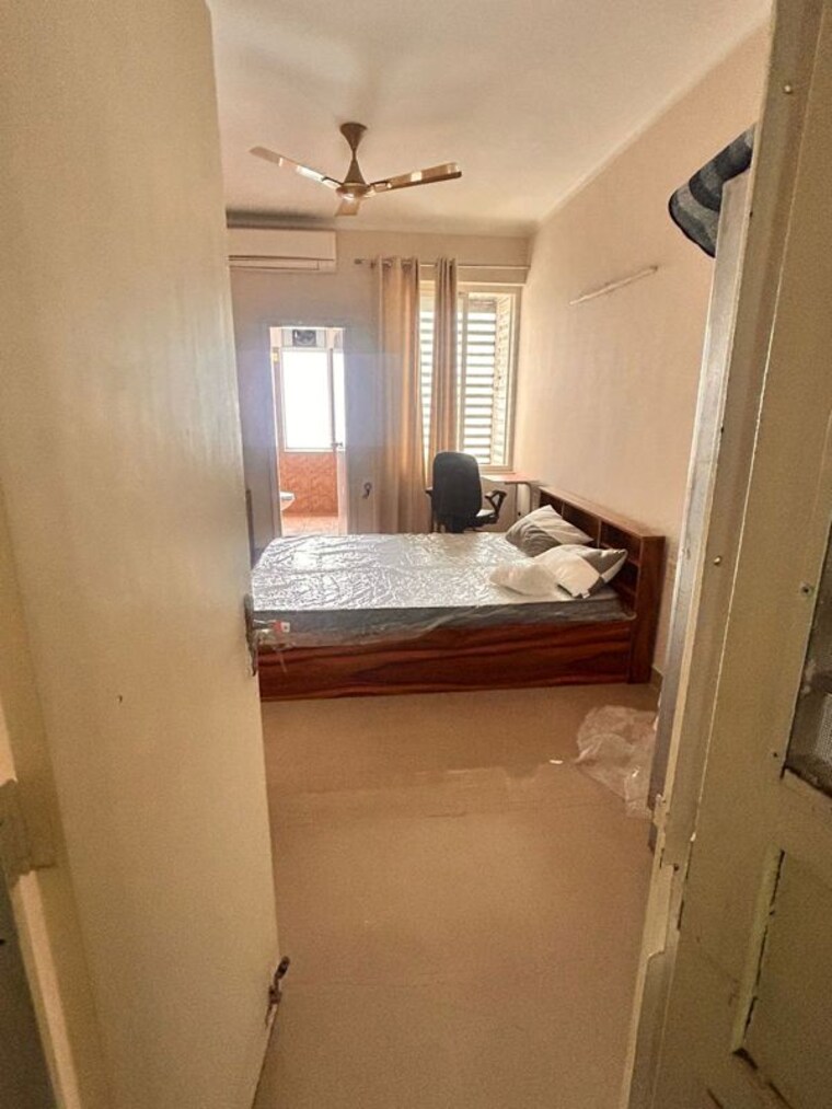 Bathroom, anant-raj-estate-plots 3 Bedroom 2500 Sq.Ft. Builder Floor In Sector 63a Gurgaon 10494614