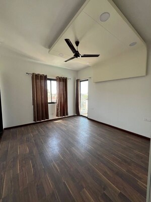 Room in 3 BHK Apartment at Galaxy Uttam Aastha, Moti Doongri Road – for Rent