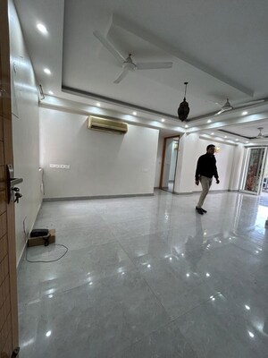 Team Area in 2 BHK Apartment at Dwarka – for Rent