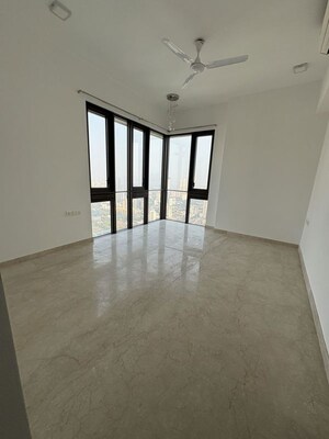 Room in 3 BHK Apartment at Lodha The Park, Worli – for Sale