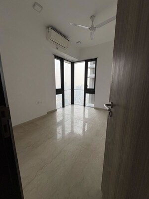 Room in 3 BHK Apartment at Lodha The Park, Worli – for Sale