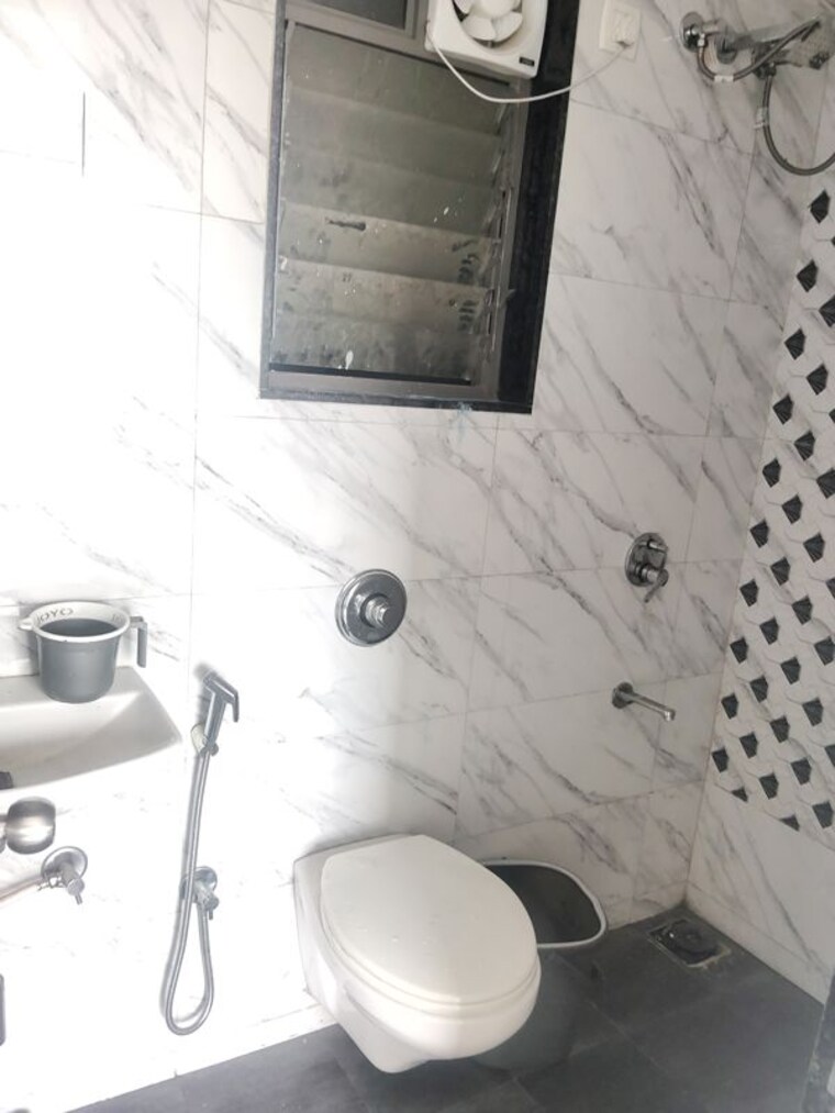 Attached Bathroom, uk-iridium 1 Bedroom 410 Sq.Ft. Apartment In Kandivali East Mumbai 10494657