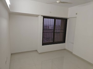 Room in 3 BHK Apartment at Kohinoor Courtyard One, Wakad – for Rent