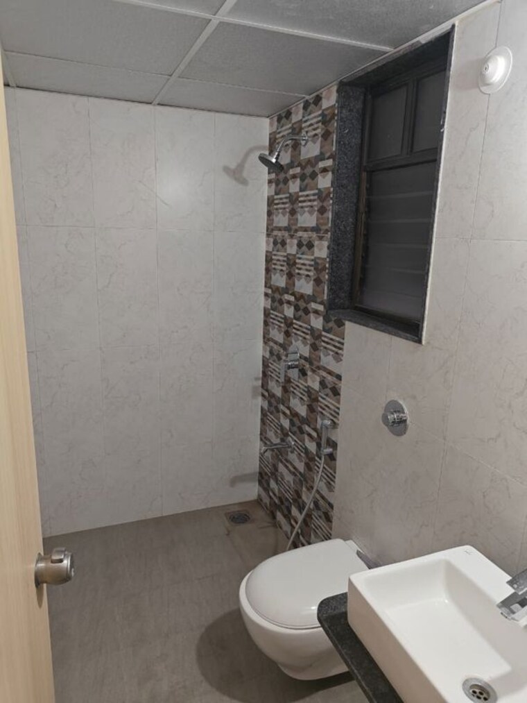 Bathroom, kohinoor-courtyard-one 3 Bedroom 1250 Sq.Ft. Apartment In Wakad Pune 10494710