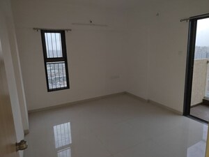 Room in 3 BHK Apartment at Kohinoor Courtyard One, Wakad – for Rent