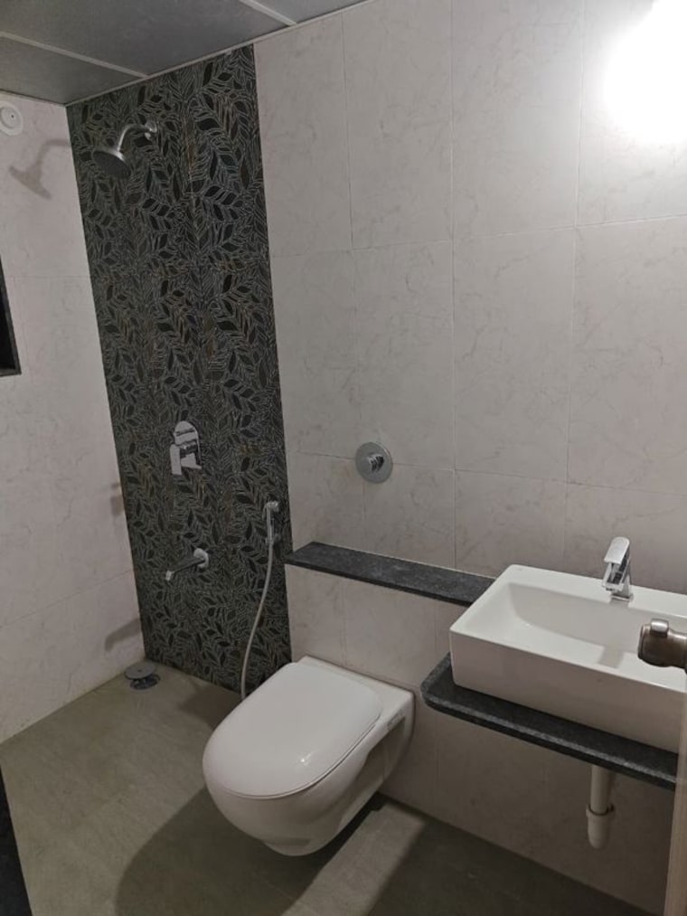 Bathroom, kohinoor-courtyard-one 3 Bedroom 1250 Sq.Ft. Apartment In Wakad Pune 10494710