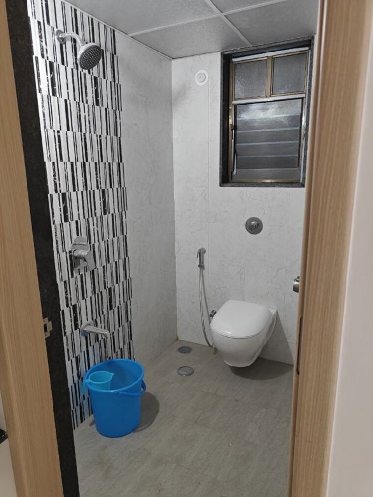 Bathroom, kohinoor-courtyard-one 3 Bedroom 1250 Sq.Ft. Apartment In Wakad Pune 10494710