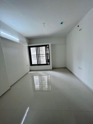 Room in 2 BHK Apartment at Kohinoor Courtyard One, Wakad – for Rent
