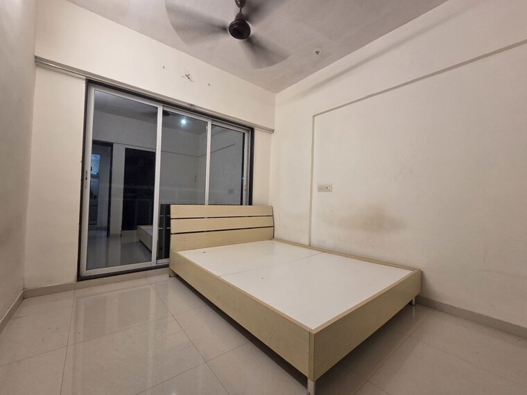 Room, dgs-sheetal-standard-batteries 1 Bedroom 400 Sq.Ft. Apartment In Malad East Mumbai 10494723