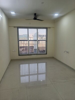 Room in 1 BHK Apartment at Sayba Palace, Kurla West – for Rent