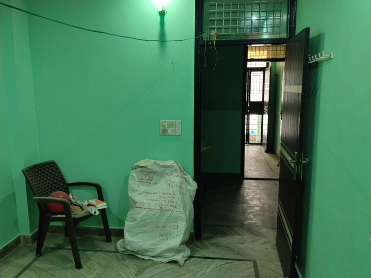 Living Room, baba colony 2 Bedroom 60 Sq.Yd. Builder Floor In Baba Colony Delhi 10494749