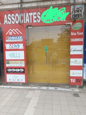  Shop For Rent in Green Fields Colony