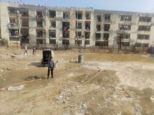 4 BHK Builder Floor – Exterior View View at Dlf Ankur Vihar - for Sale