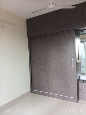 Room in 2 BHK Apartment at Signature Global Prime, Sector 63a – for Rent