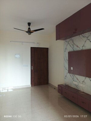 Room in 2 BHK Apartment at Signature Global Prime, Sector 63a – for Rent