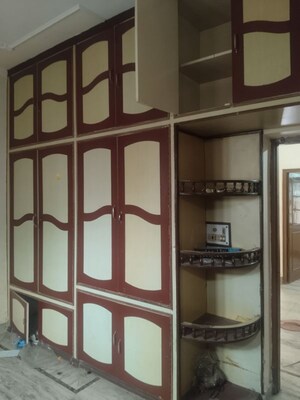 Staircase in 3 BHK Builder Floor at Sector 14 – for Rent
