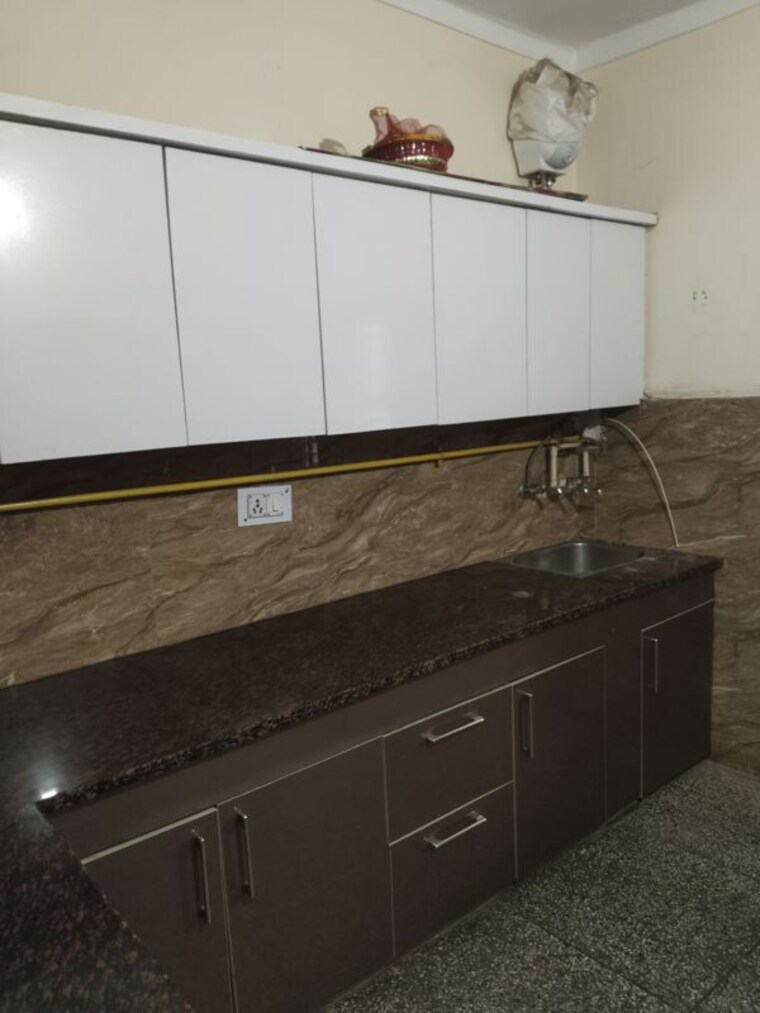 Kitchen, sector 14 3 Bedroom 500 Sq.Yd. Builder Floor In Sector 14 Sonipat 10494811