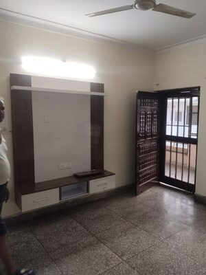 Room in 3 BHK Builder Floor at Sector 14 – for Rent