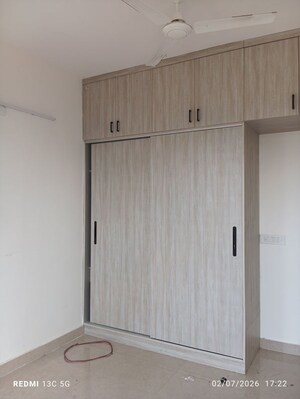 Room in 2 BHK Apartment at Signature Global Prime, Sector 63a – for Rent