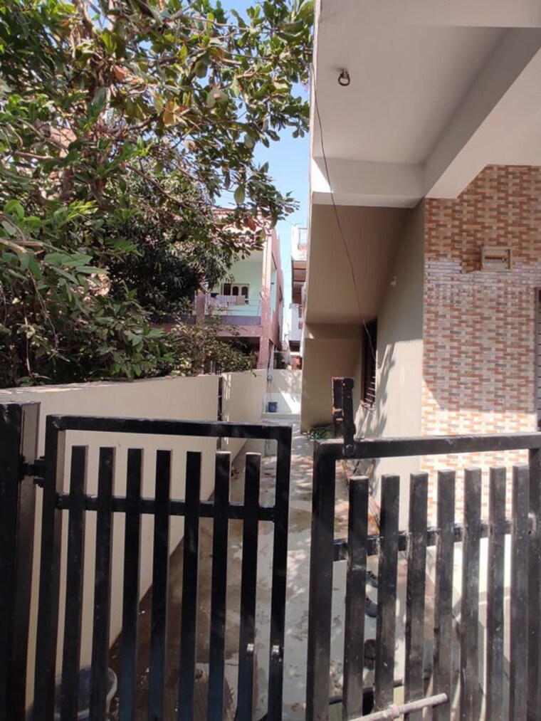 Balcony, prahlad nagar 4 Bedroom 1700 Sq.Ft. Villa In Prahlad Nagar Ahmedabad 10494988
