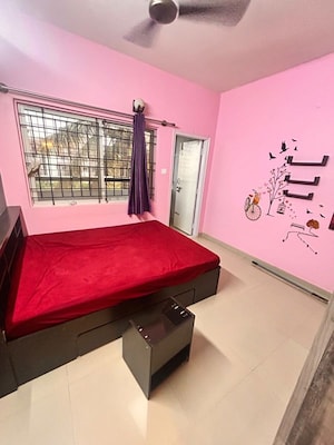 Room in 2.5 BHK Apartment at Vivek Sanskaar, Whitefield Road – for Rent