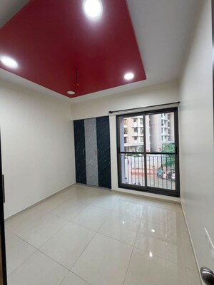 Room in 2 BHK Apartment at Runwal Eirene, Balkum Pada – for Rent